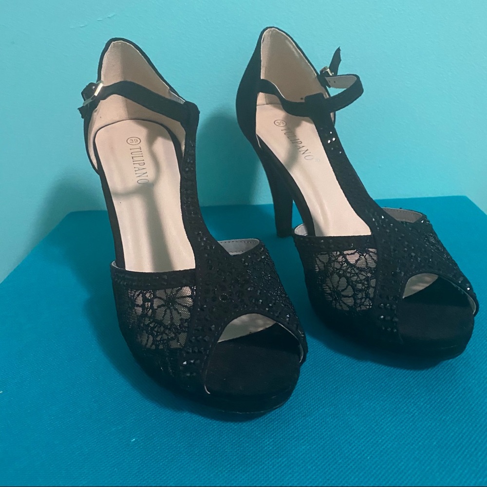 Tumipano black lace, sequence open toe heels